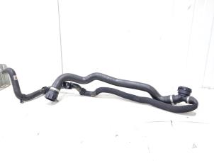 Gebruikte Koelwaterslang BMW 2 serie Active Tourer (F45) 218i 1.5 TwinPower Turbo 12V Prijs € 59,00 Margeregeling aangeboden door GEJO Revisie & Onderdelen BV