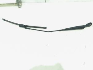 Gebruikte Ruitenwisserarm voor BMW 2 serie Active Tourer (F45) 218i 1.5 TwinPower Turbo 12V Prijs € 10,00 Margeregeling aangeboden door GEJO Revisie & Onderdelen BV
