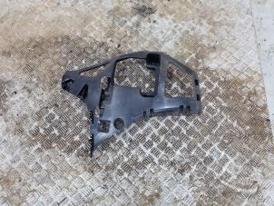 Gebruikte Bumpersteun links-achter BMW 2 serie Active Tourer (F45) 218i 1.5 TwinPower Turbo 12V Prijs € 28,00 Margeregeling aangeboden door GEJO Revisie & Onderdelen BV