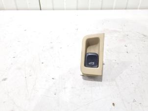 Gebruikte Schakelaar achterklep Audi A7 Sportback (4GA/4GF) 3.0 V6 24V TFSI Quattro Prijs € 8,00 Margeregeling aangeboden door GEJO Revisie & Onderdelen BV