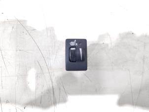 Gebruikte Schakelaar Stoelverwarming Toyota Avensis Wagon (T27) 2.0 16V D-4D-F Prijs € 14,00 Margeregeling aangeboden door GEJO Revisie & Onderdelen BV