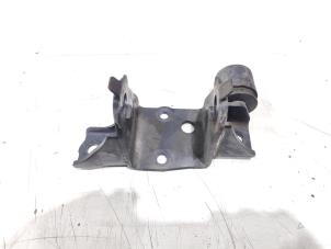 Gebruikte Motorrubber Toyota Avensis Wagon (T27) 2.0 16V D-4D-F Prijs € 15,00 Margeregeling aangeboden door GEJO Revisie & Onderdelen BV