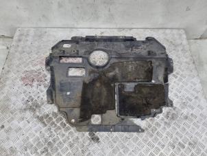 Gebruikte Bodem beschermplaat Toyota Avensis Wagon (T27) 2.0 16V D-4D-F Prijs € 135,00 Margeregeling aangeboden door GEJO Revisie & Onderdelen BV