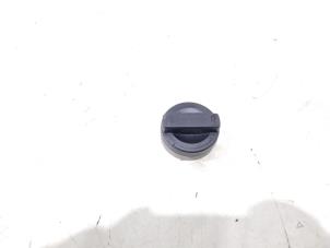 Gebruikte Oliedop Hyundai Bayon 1.0 T-GDI 12V Mild Hybrid 48V Prijs € 10,00 Margeregeling aangeboden door GEJO Revisie & Onderdelen BV