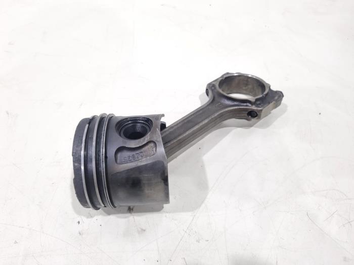 Gebruikte Drijfstang Fiat Doblo Cargo (263) 1.3 D Multijet Prijs € 39,00 Margeregeling aangeboden door GEJO Revisie & Onderdelen BV