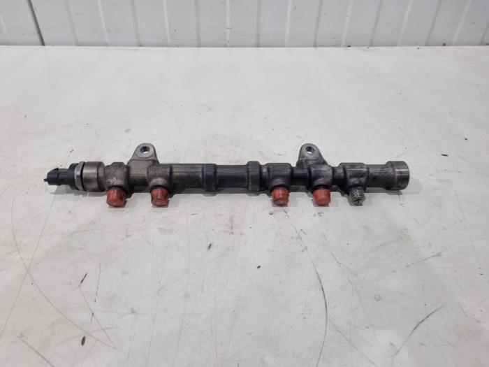 Gebruikte Brandstofverdeler Fiat Doblo Cargo (263) 1.3 D Multijet Prijs € 30,00 Margeregeling aangeboden door GEJO Revisie & Onderdelen BV