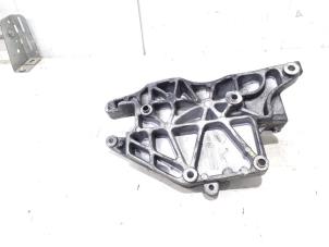 Gebruikte Steun stuurbekrachtigingspomp Fiat Doblo Cargo (263) 1.3 D Multijet Prijs € 24,00 Margeregeling aangeboden door GEJO Revisie & Onderdelen BV