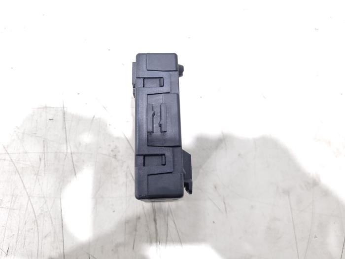 Centrale Deurvergrendelings Module van een Mercedes-Benz Vito (447.6) 1.6 111 CDI 16V 2015