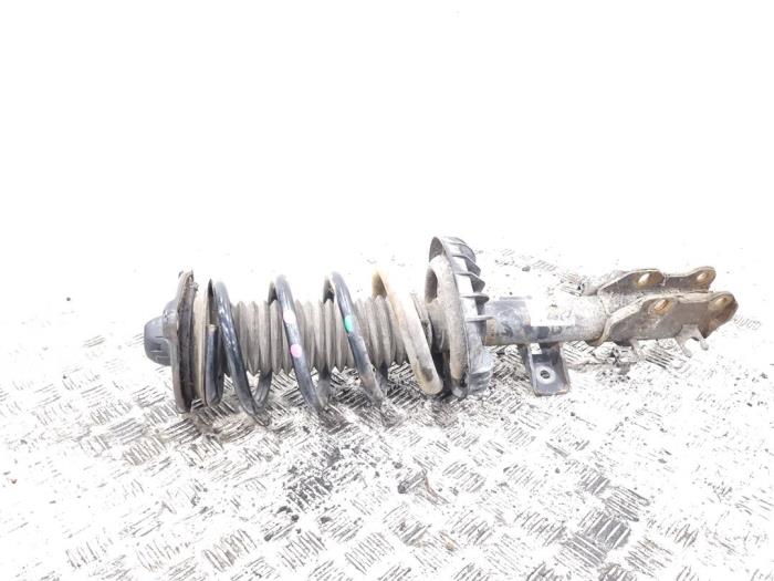 Schokdemper rechts-voor van een Mercedes-Benz Vito (447.6) 1.6 111 CDI 16V 2015