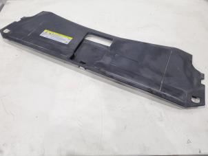 Gebruikte Bumper onderplaat Audi Q3 (8UB/8UG) 2.0 TDI 16V 150 Quattro Prijs € 9,00 Margeregeling aangeboden door GEJO Revisie & Onderdelen BV