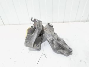 Gebruikte Motorrubber Mercedes Vito (447.6) 1.6 111 CDI 16V Prijs € 12,00 Margeregeling aangeboden door GEJO Revisie & Onderdelen BV