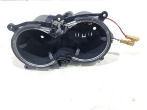 Gebruikte Bekerhouder Audi Q3 (8UB/8UG) 2.0 TDI 16V 150 Quattro Prijs € 24,95 Margeregeling aangeboden door GEJO Revisie & Onderdelen BV