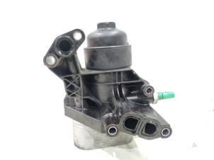 Gebruikte Oliefilterhuis Audi Q3 (8UB/8UG) 2.0 TDI 16V 150 Quattro Prijs € 15,00 Margeregeling aangeboden door GEJO Revisie & Onderdelen BV