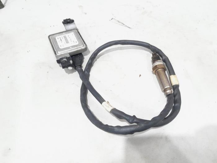 Nox sensor van een Audi Q3 (8UB/8UG) 2.0 TDI 16V 150 Quattro 2015