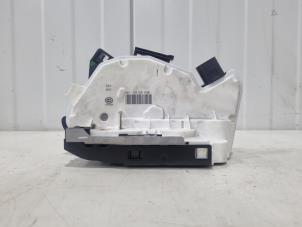 Gebruikte Deurslot Cilinder links Volkswagen Up! (121) 1.0 12V 60 Prijs € 19,00 Margeregeling aangeboden door GEJO Revisie & Onderdelen BV