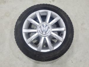 Gebruikte Velg + Band Volkswagen Up! (121) 1.0 12V 60 Prijs € 50,00 Margeregeling aangeboden door GEJO Revisie & Onderdelen BV