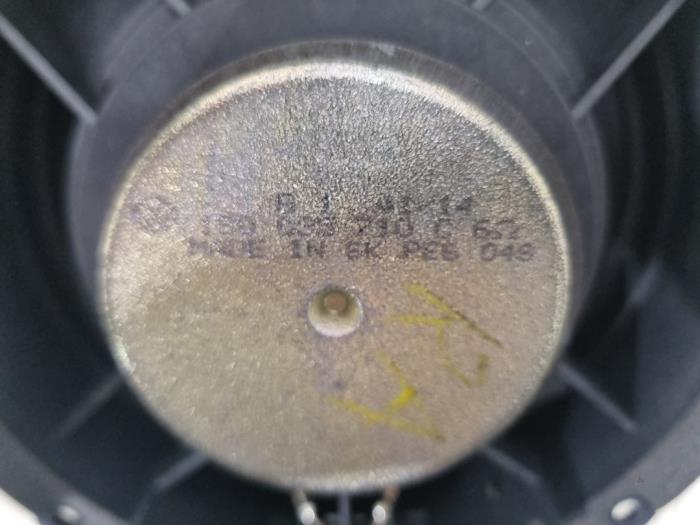 Luidspreker van een Volkswagen Up! (121) 1.0 12V 60 2014