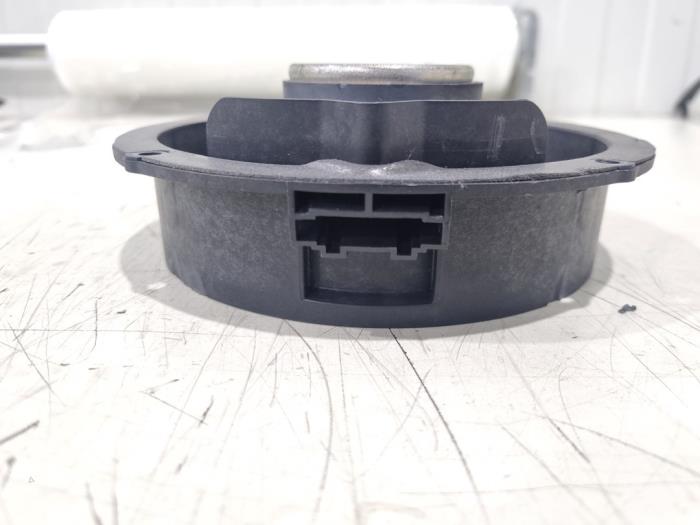 Luidspreker van een Volkswagen Up! (121) 1.0 12V 60 2014