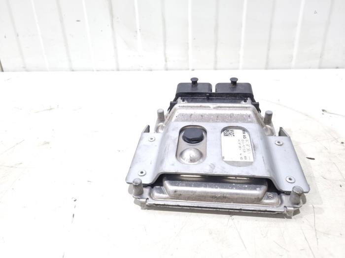 Computer Motormanagement van een Volkswagen Up! (121) 1.0 12V 60 2014