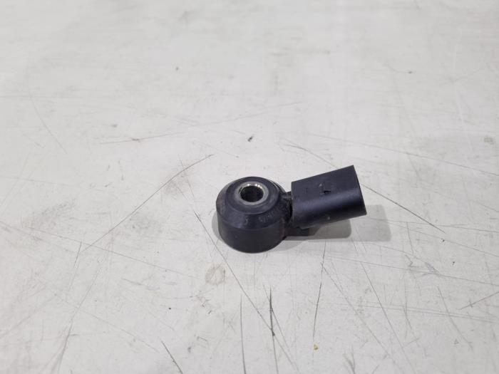 Klopsensor van een Volkswagen Golf VI (5K1) 1.4 TSI 122 16V 2011