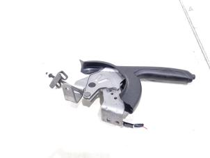 Gebruikte Handremhendel Toyota Aygo (B40) 1.0 12V VVT-i Prijs € 39,00 Margeregeling aangeboden door GEJO Revisie & Onderdelen BV