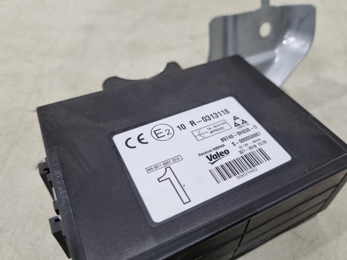 Centrale Deurvergrendelings Module van een Toyota Aygo (B40) 1.0 12V VVT-i 2019