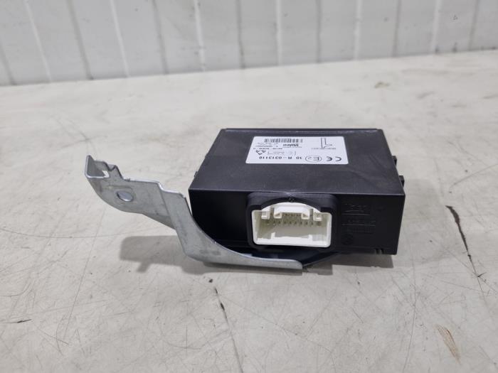 Centrale Deurvergrendelings Module van een Toyota Aygo (B40) 1.0 12V VVT-i 2019