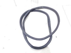 Gebruikte Deurrubber 4Deurs links-achter Skoda Fabia III (NJ3) 1.0 12V Prijs € 10,00 Margeregeling aangeboden door GEJO Revisie & Onderdelen BV