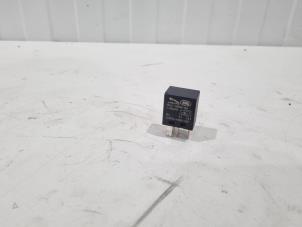 Gebruikte Relais Jaguar F-Pace 2.0 D 180 16V AWD Prijs € 4,95 Margeregeling aangeboden door GEJO Revisie & Onderdelen BV