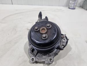 Gebruikte Waterpomp Jaguar F-Pace 2.0 D 180 16V AWD Prijs € 54,00 Margeregeling aangeboden door GEJO Revisie & Onderdelen BV