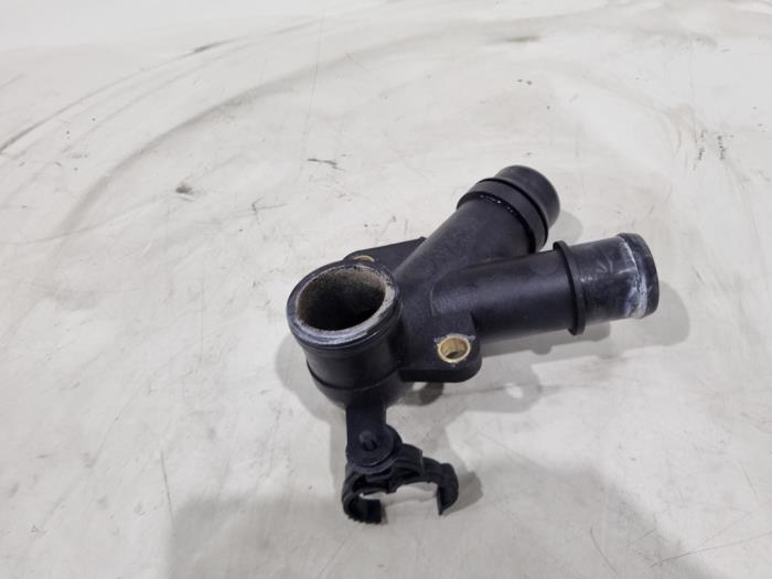 Waterpijp van een Jaguar F-Pace 2.0 D 180 16V AWD 2016