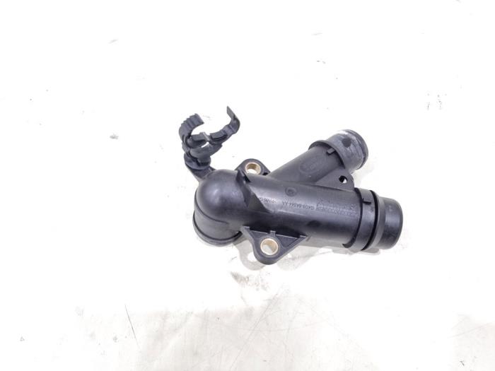 Waterpijp van een Jaguar F-Pace 2.0 D 180 16V AWD 2016