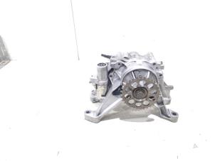 Gebruikte Oliepomp Jaguar F-Pace 2.0 D 180 16V AWD Prijs € 149,00 Margeregeling aangeboden door GEJO Revisie & Onderdelen BV