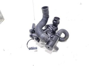 Gebruikte Thermostaathuis Jaguar F-Pace 2.0 D 180 16V AWD Prijs € 49,00 Margeregeling aangeboden door GEJO Revisie & Onderdelen BV