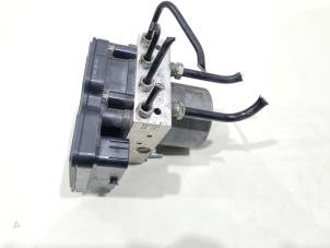 Gebruikte ABS Pomp Jaguar F-Pace 2.0 D 180 16V AWD Prijs op aanvraag aangeboden door GEJO Revisie & Onderdelen BV