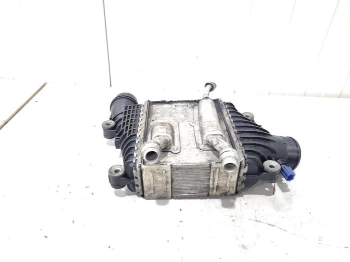 Gebruikte Intercooler Jaguar F-Pace 2.0 D 180 16V AWD Prijs € 34,00 Margeregeling aangeboden door GEJO Revisie & Onderdelen BV