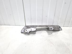 Gebruikte Hitteschild uitlaat Jaguar F-Pace 2.0 D 180 16V AWD Prijs € 24,00 Margeregeling aangeboden door GEJO Revisie & Onderdelen BV