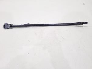 Gebruikte Olie Peilstok Audi A8 (D4) 3.0 V6 24V TFSI Quattro Prijs € 7,00 Margeregeling aangeboden door GEJO Revisie & Onderdelen BV