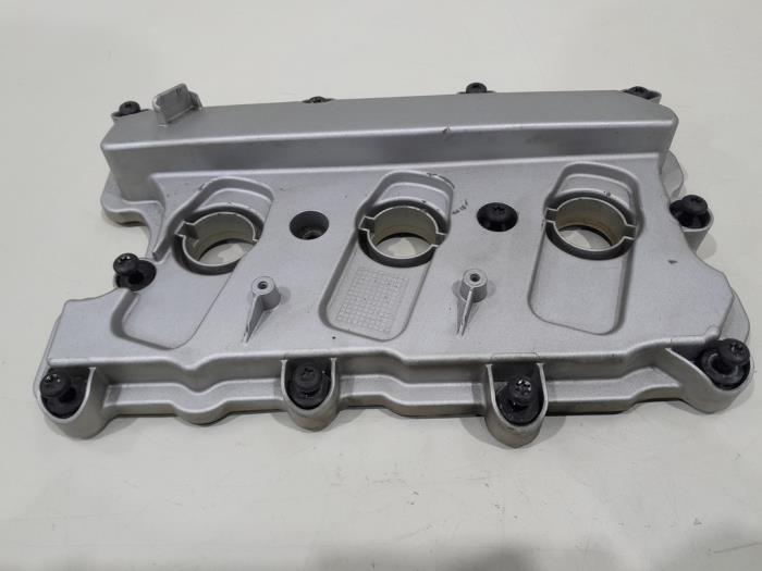 Gebruikte Kleppendeksel Audi A8 (D4) 3.0 V6 24V TFSI Quattro Prijs € 34,00 Margeregeling aangeboden door GEJO Revisie & Onderdelen BV