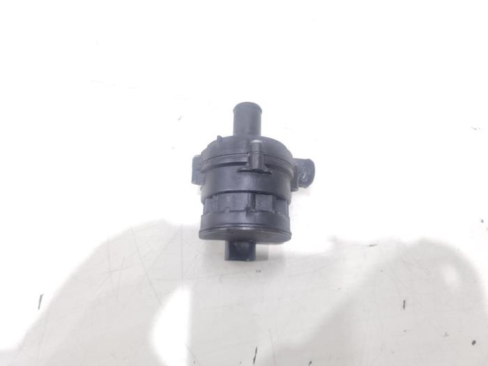 Gebruikte Waterpomp Mercedes ML II (164/4JG) 3.0 ML-280 CDI 4-Matic V6 24V Prijs € 14,00 Margeregeling aangeboden door GEJO Revisie & Onderdelen BV