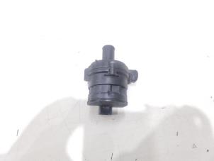 Gebruikte Waterpomp Mercedes ML II (164/4JG) 3.0 ML-280 CDI 4-Matic V6 24V Prijs € 14,00 Margeregeling aangeboden door GEJO Revisie & Onderdelen BV