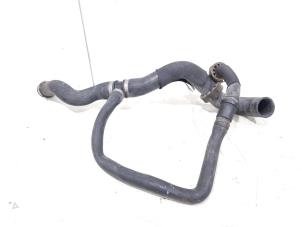 Gebruikte Radiateurslang Mercedes ML II (164/4JG) 3.0 ML-280 CDI 4-Matic V6 24V Prijs € 30,00 Margeregeling aangeboden door GEJO Revisie & Onderdelen BV