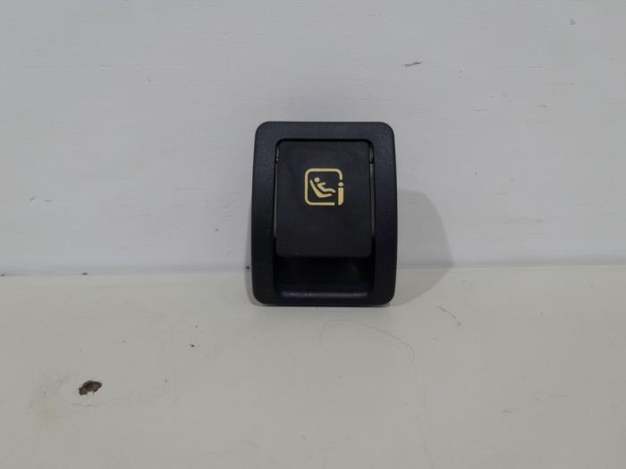 Gebruikte Diversen Mercedes C (W205) C-180 1.6 CDI BlueTEC, C-180 d 16V Prijs € 5,00 Margeregeling aangeboden door GEJO Revisie & Onderdelen BV