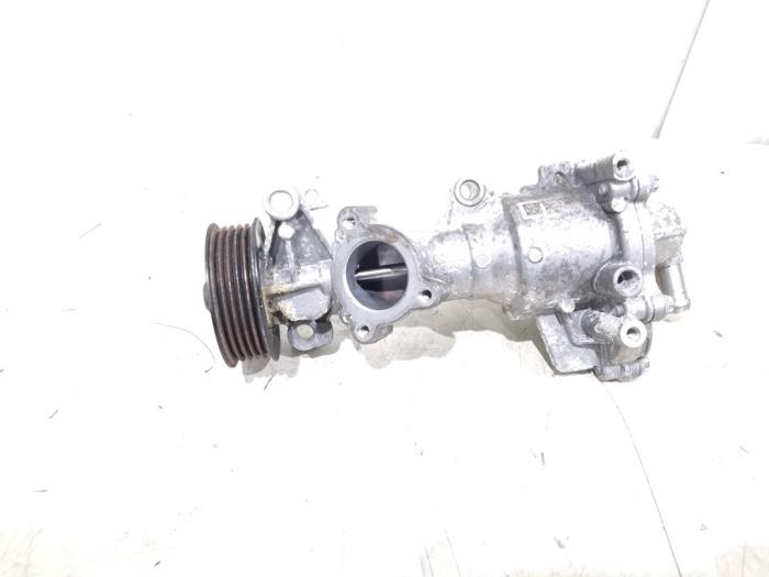 Gebruikte Waterpomp Mercedes A (177.0) 2.0 A-220 Turbo 16V Prijs € 60,00 Margeregeling aangeboden door GEJO Revisie & Onderdelen BV