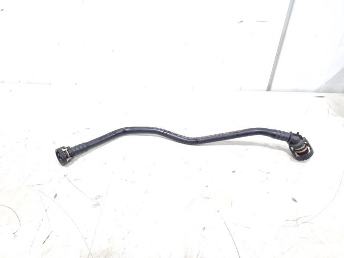 Gebruikte Leiding (diversen) Mercedes A (177.0) 2.0 A-220 Turbo 16V Prijs € 15,00 Margeregeling aangeboden door GEJO Revisie & Onderdelen BV