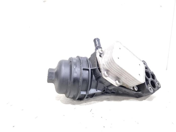 Gebruikte Oliefilterhuis Mercedes A (177.0) 2.0 A-220 Turbo 16V Prijs € 28,00 Margeregeling aangeboden door GEJO Revisie & Onderdelen BV
