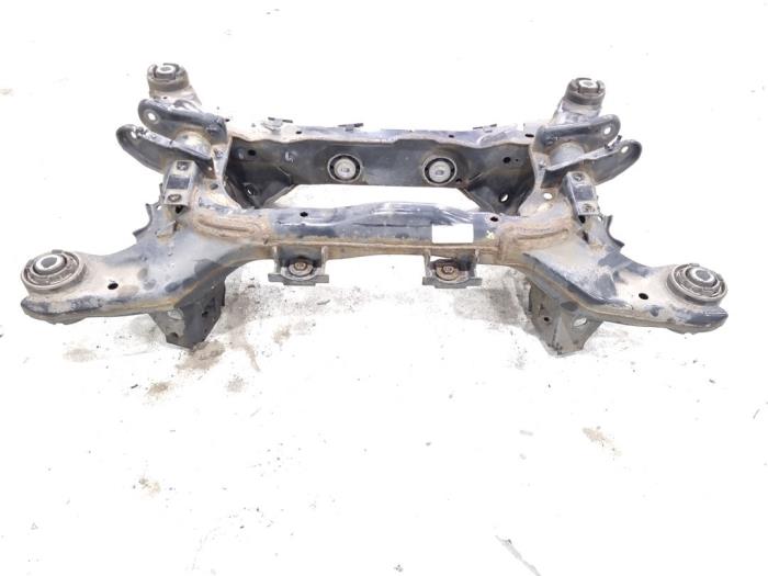 Subframe van een Jaguar XE 2.0d 180 16V AWD 2016