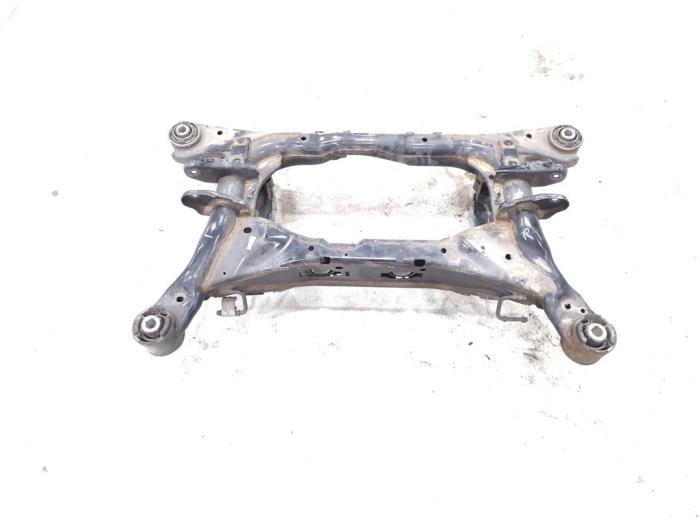 Subframe van een Jaguar XE 2.0d 180 16V AWD 2016