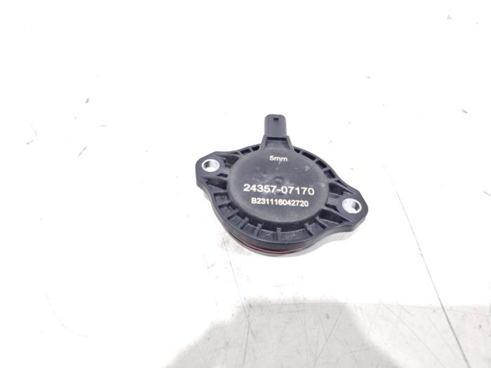 Gebruikte Nokkenas Sensor Hyundai i20 (BC3) 1.0 T-GDI 100 Mild Hybrid 48V 12V Prijs € 49,00 Margeregeling aangeboden door GEJO Revisie & Onderdelen BV
