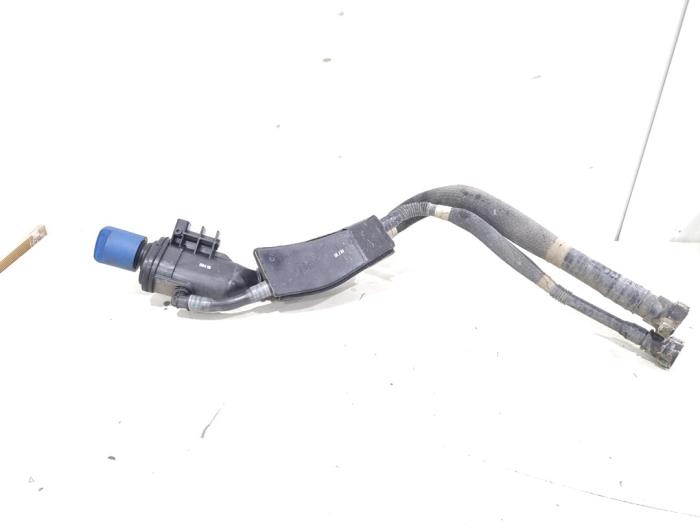 Gebruikte Vulpijp ad-blue tank Volkswagen Crafter (SY) 2.0 TDI FWD Prijs € 57,00 Margeregeling aangeboden door GEJO Revisie & Onderdelen BV